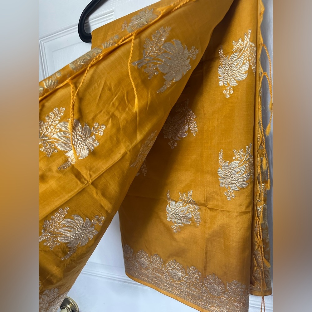 Mustard yellow saree blouse set - Picture 8 of 11
